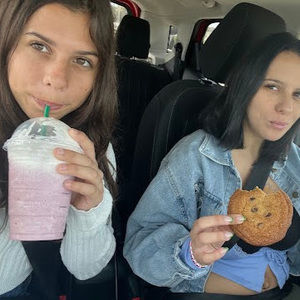 Meet your Posher, Valentina